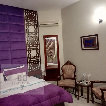 Hotel 7Island Karacsi Kültér fotó