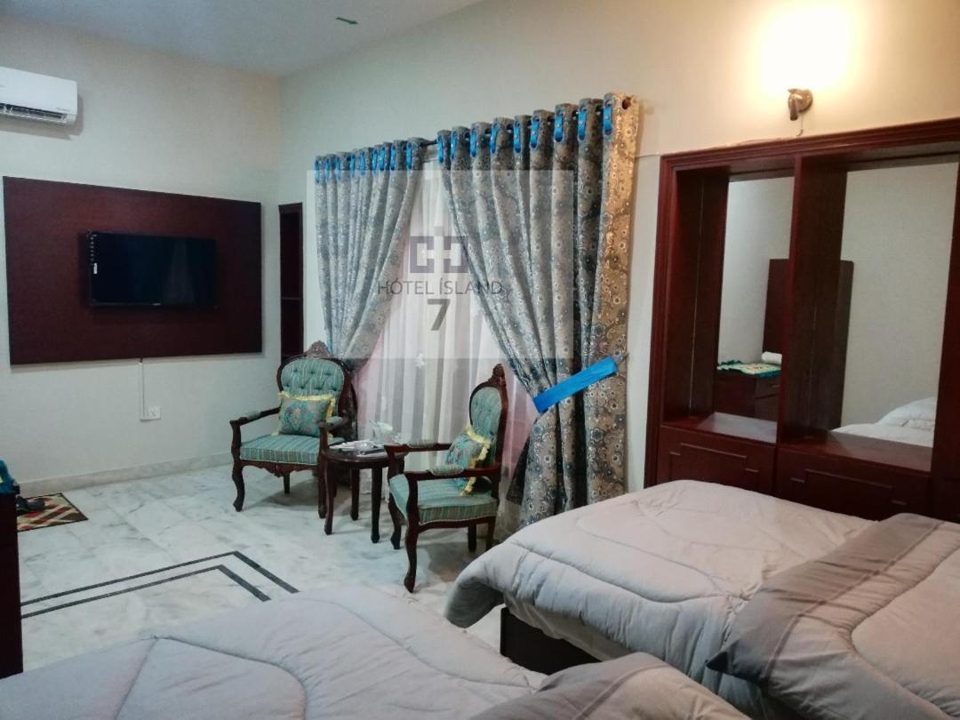 Hotel 7Island Karacsi Kültér fotó