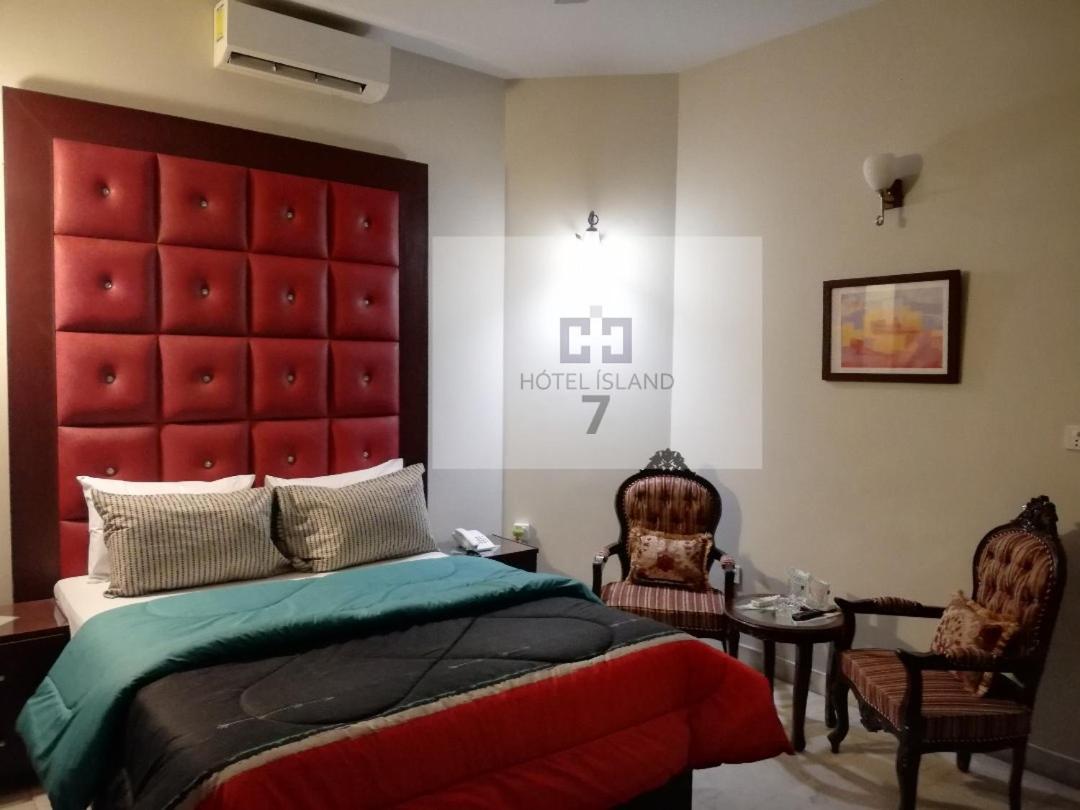 Hotel 7Island Karacsi Kültér fotó