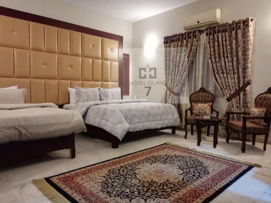 Hotel 7Island Karacsi Kültér fotó